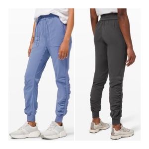 *NWT* Lululemon Jogger- Beyond The Studio SIZE 4